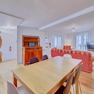 https://apt-navas-i.biarritzhotels.info